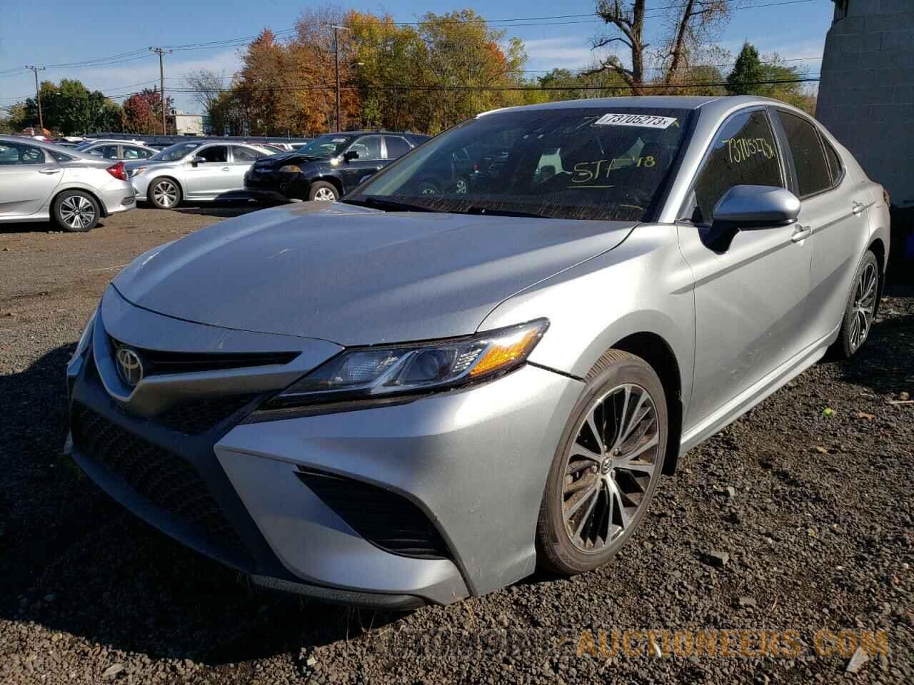 4T1B11HK5JU555937 TOYOTA CAMRY 2018