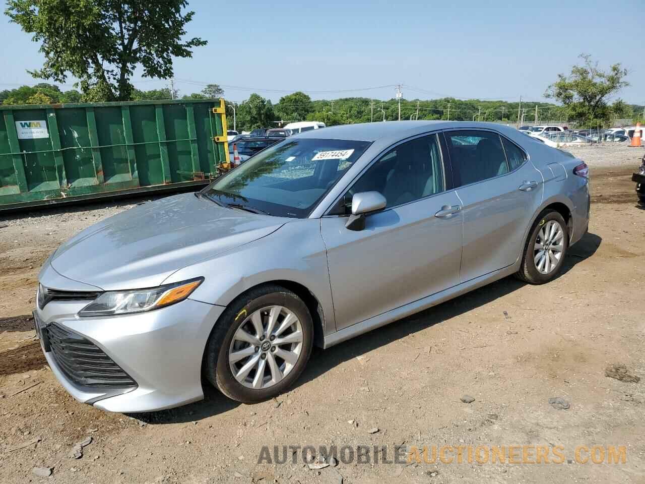 4T1B11HK5JU557560 TOYOTA CAMRY 2018