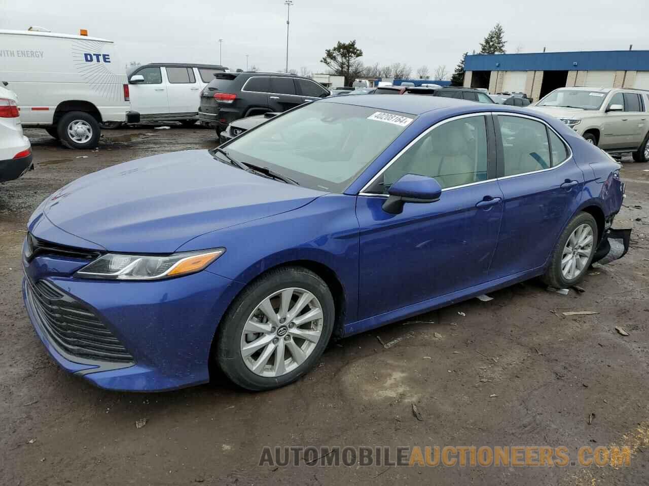 4T1B11HK5JU561589 TOYOTA CAMRY 2018