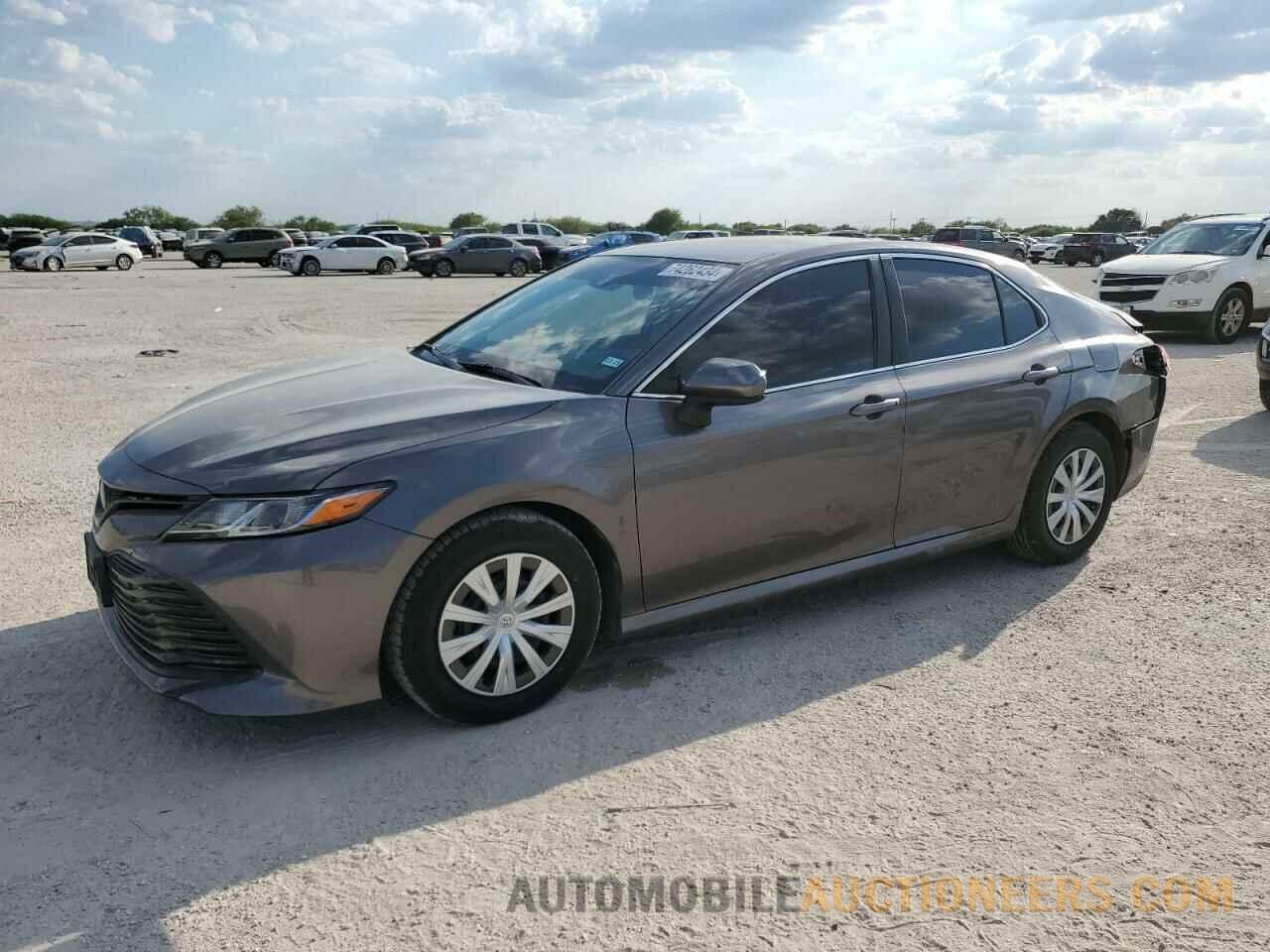 4T1B11HK5JU564489 TOYOTA CAMRY 2018