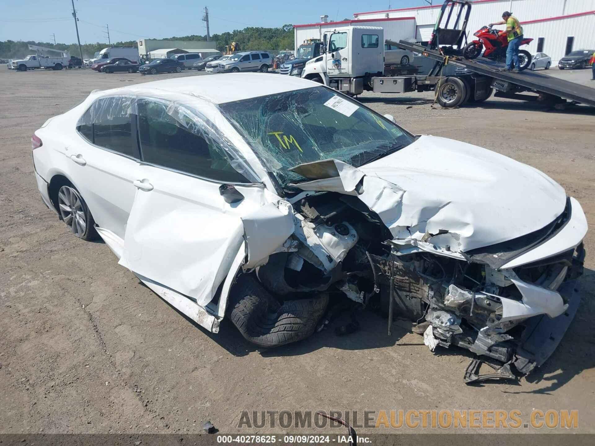 4T1B11HK5JU567084 TOYOTA CAMRY 2018