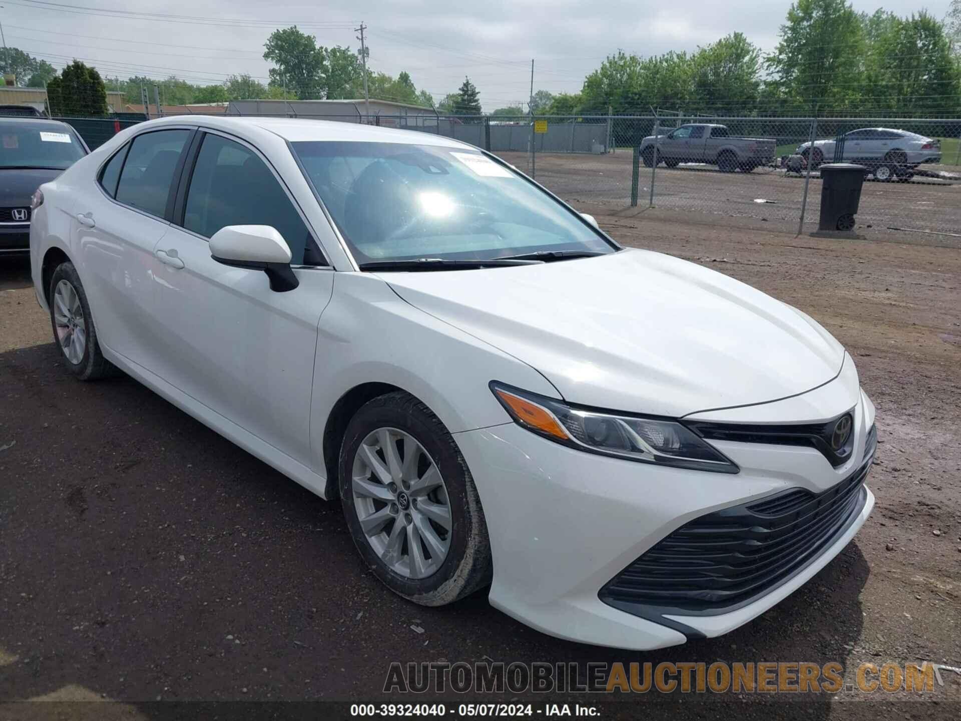 4T1B11HK5JU568297 TOYOTA CAMRY 2018