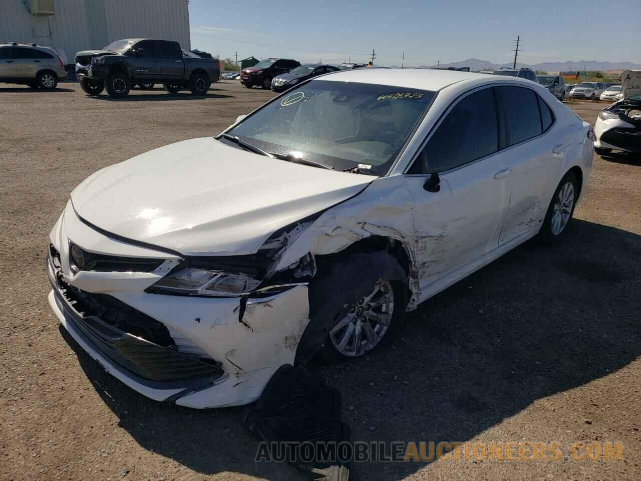 4T1B11HK5JU569420 TOYOTA CAMRY 2018