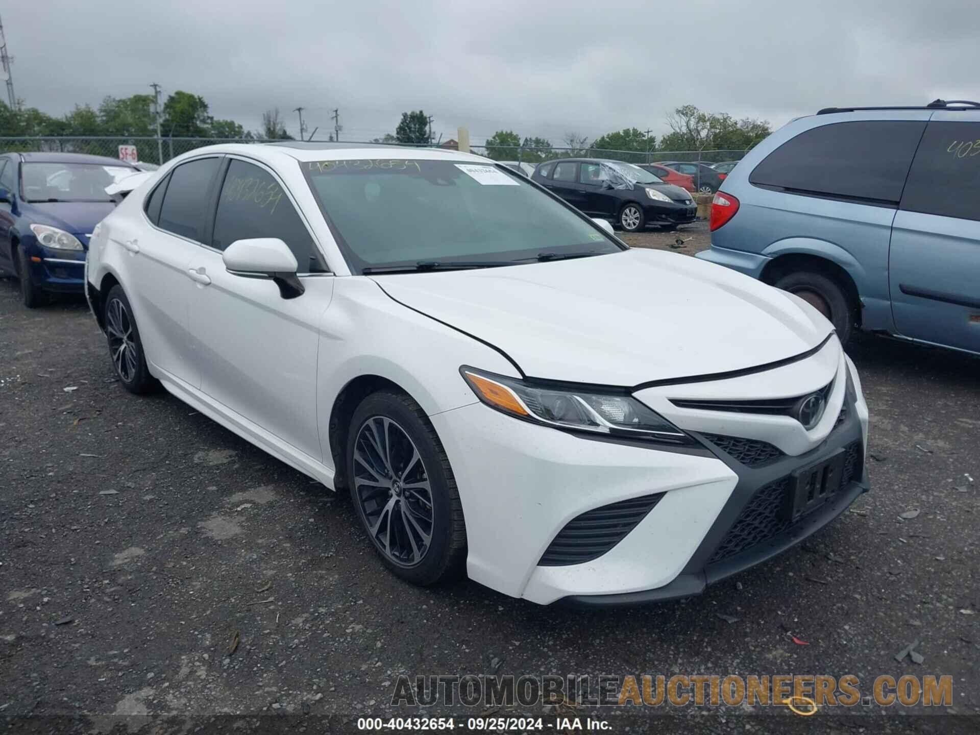 4T1B11HK5JU569689 TOYOTA CAMRY 2018