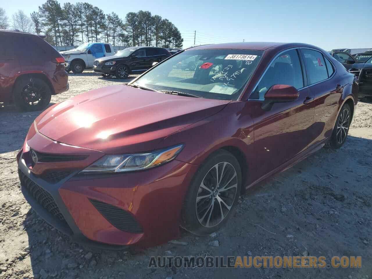 4T1B11HK5JU569790 TOYOTA CAMRY 2018