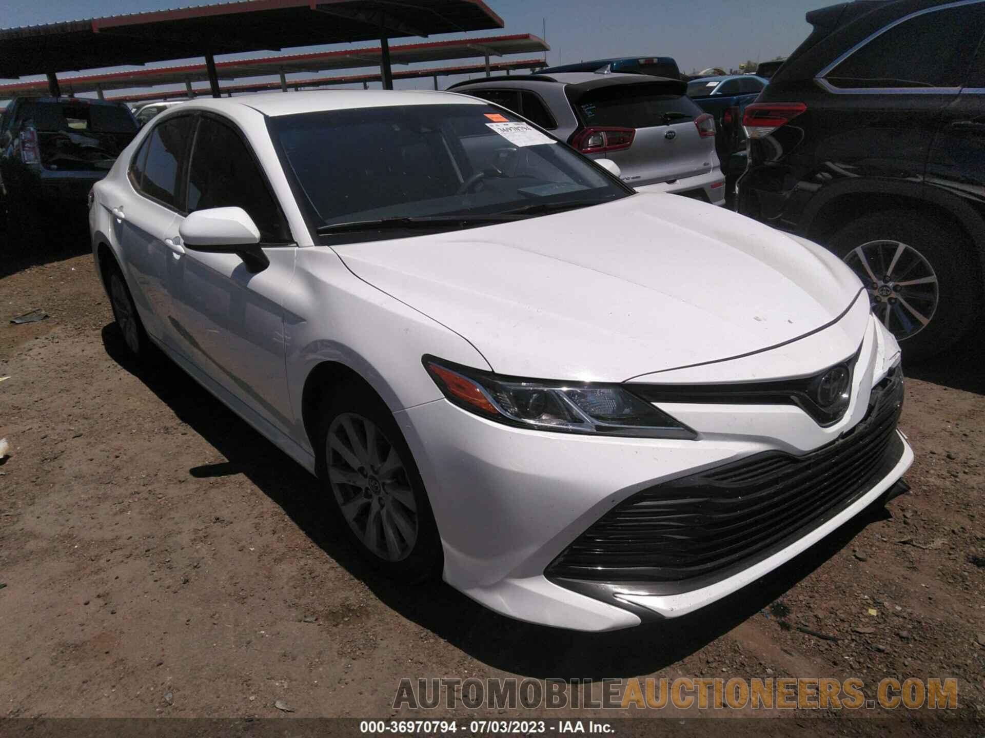 4T1B11HK5JU571720 TOYOTA CAMRY 2018