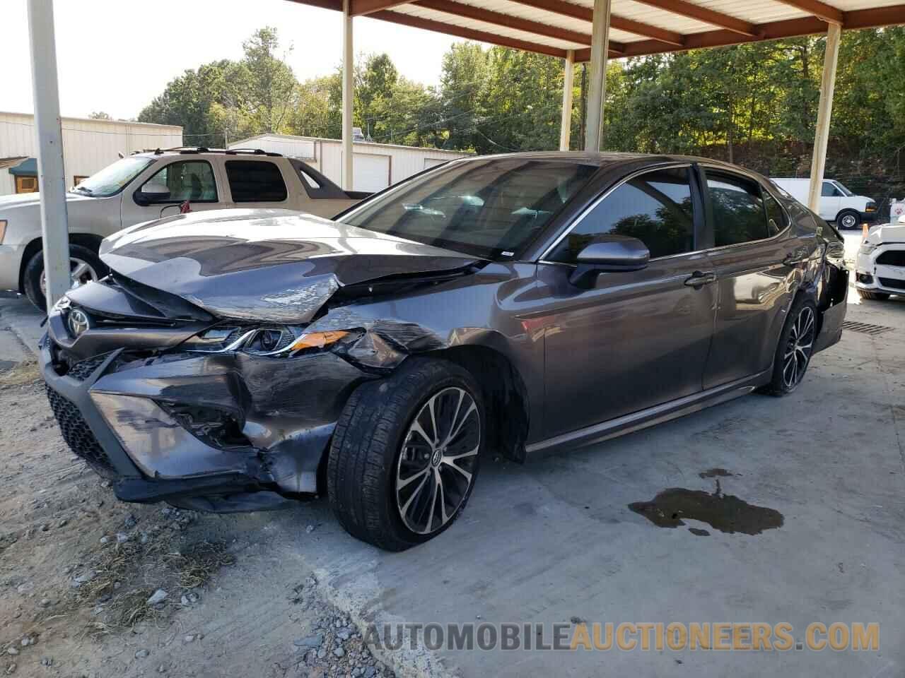 4T1B11HK5JU576433 TOYOTA CAMRY 2018