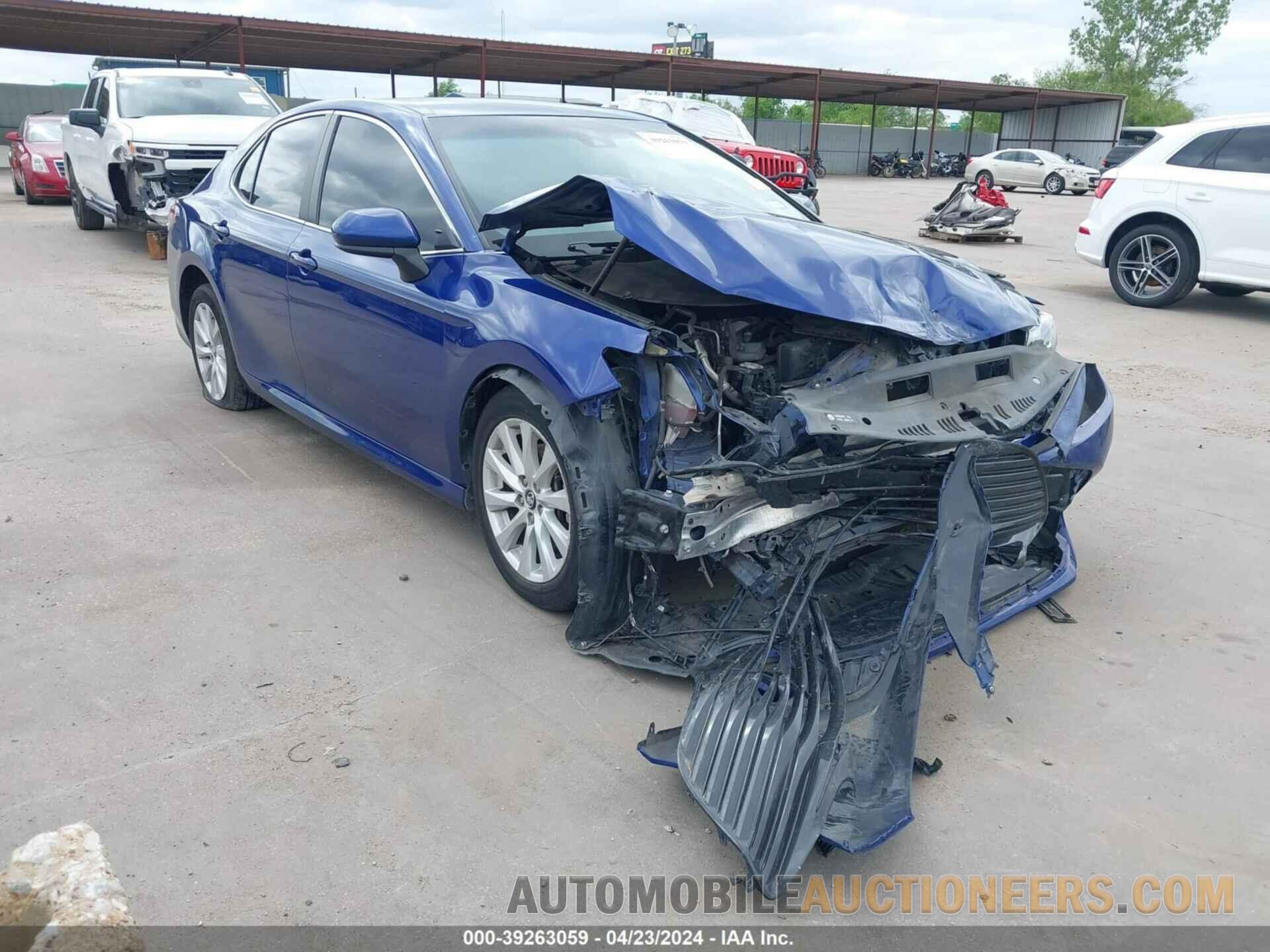 4T1B11HK5JU577131 TOYOTA CAMRY 2018