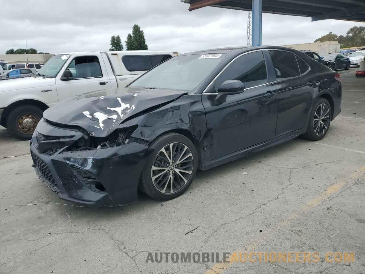 4T1B11HK5JU578375 TOYOTA CAMRY 2018