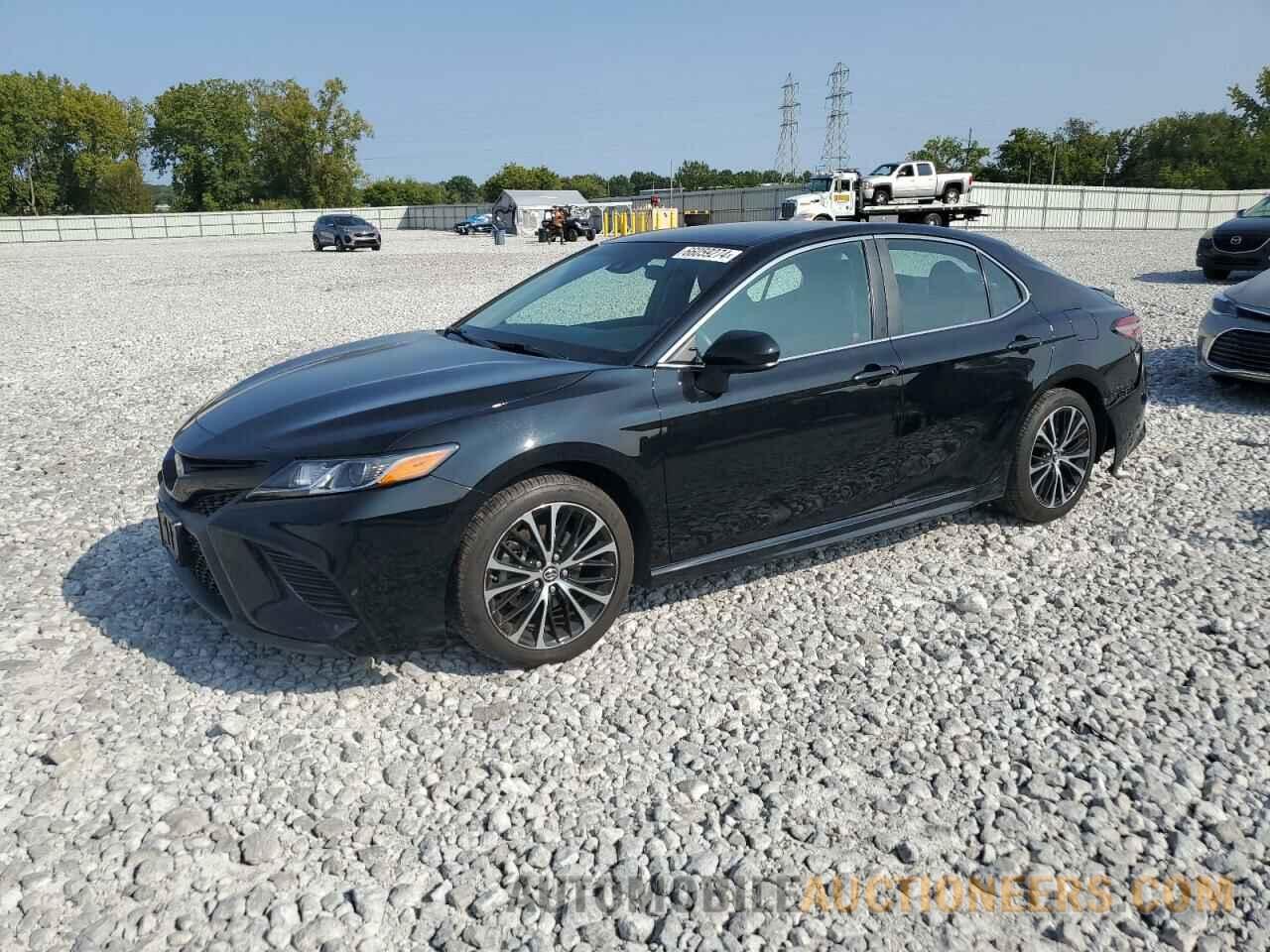 4T1B11HK5JU578604 TOYOTA CAMRY 2018