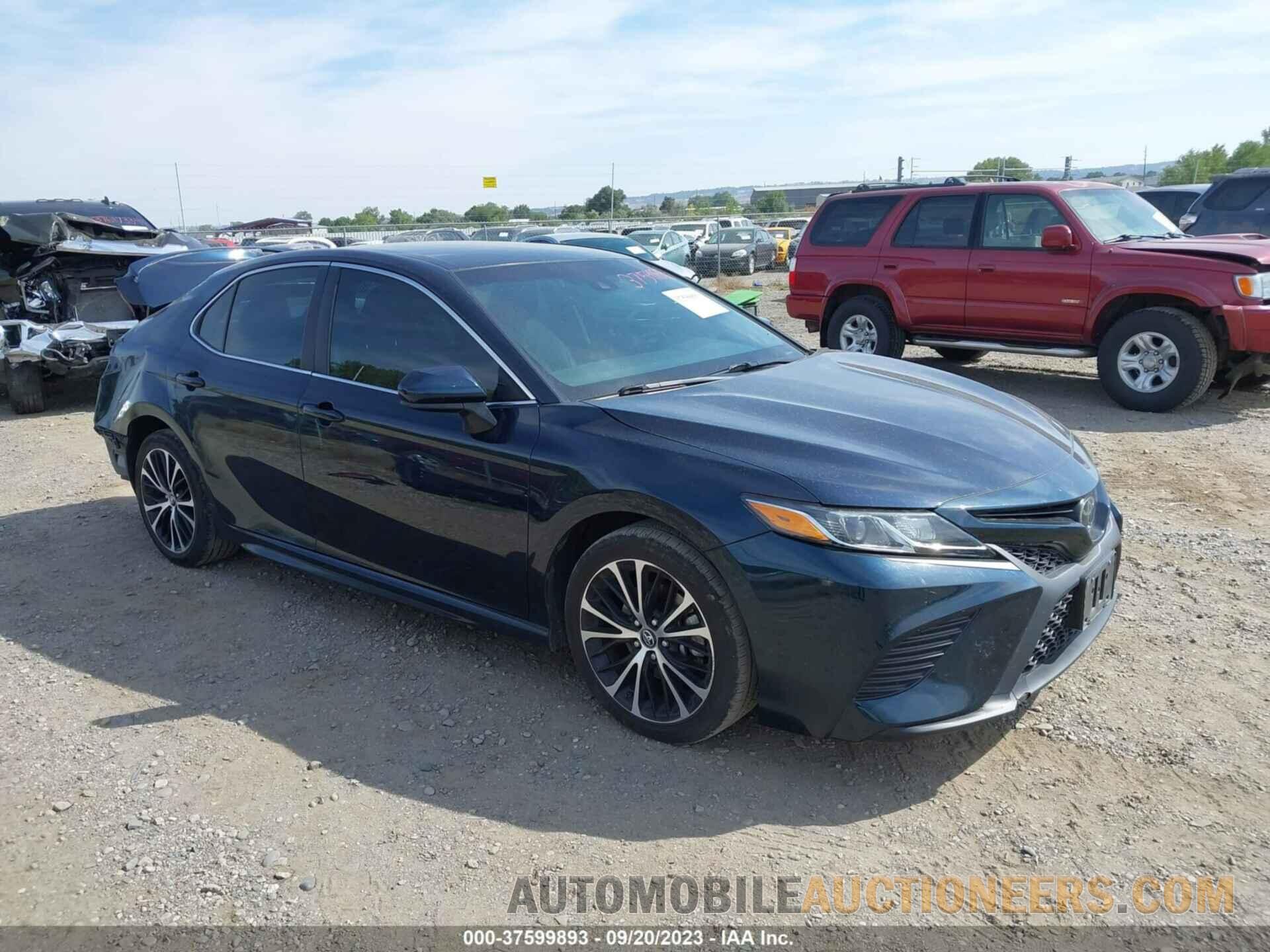 4T1B11HK5JU579204 TOYOTA CAMRY 2018