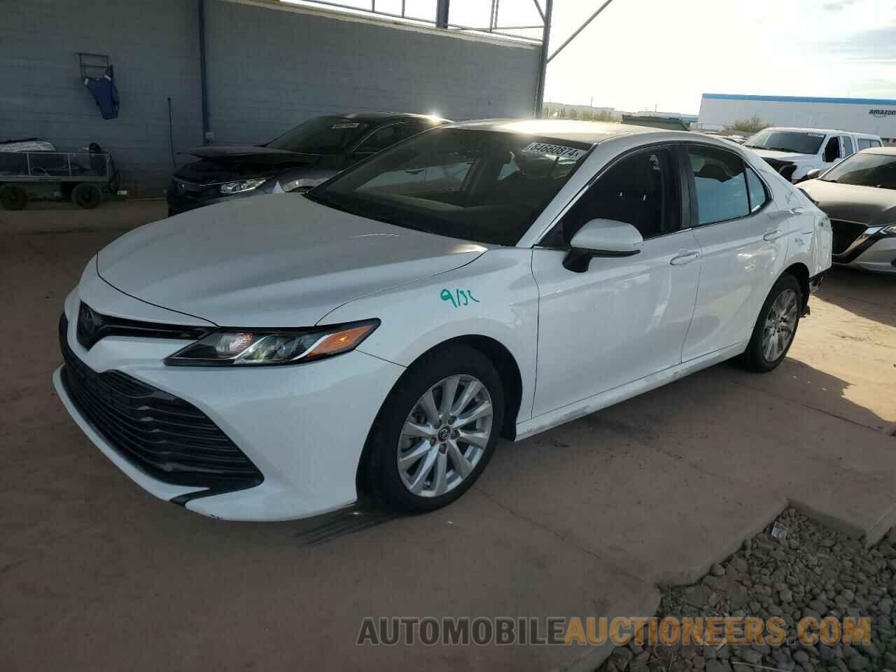 4T1B11HK5JU580479 TOYOTA CAMRY 2018