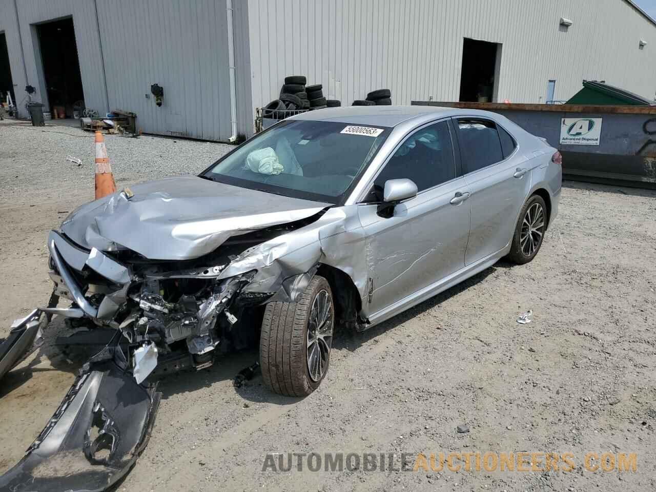 4T1B11HK5JU580692 TOYOTA CAMRY 2018