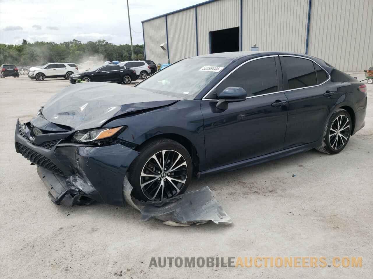 4T1B11HK5JU584872 TOYOTA CAMRY 2018