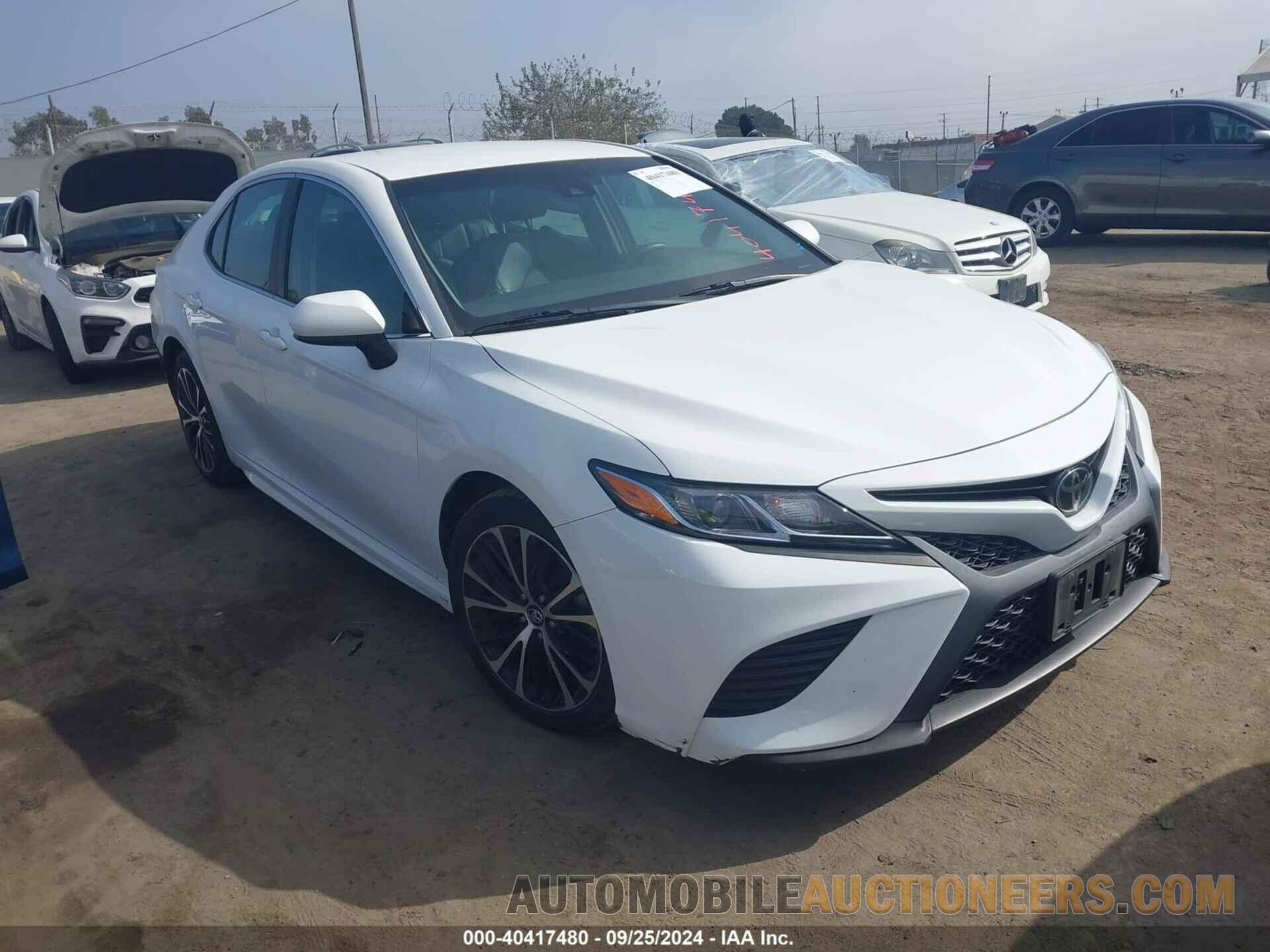 4T1B11HK5JU585049 TOYOTA CAMRY 2018