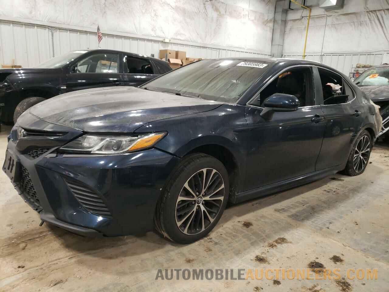 4T1B11HK5JU589277 TOYOTA CAMRY 2018