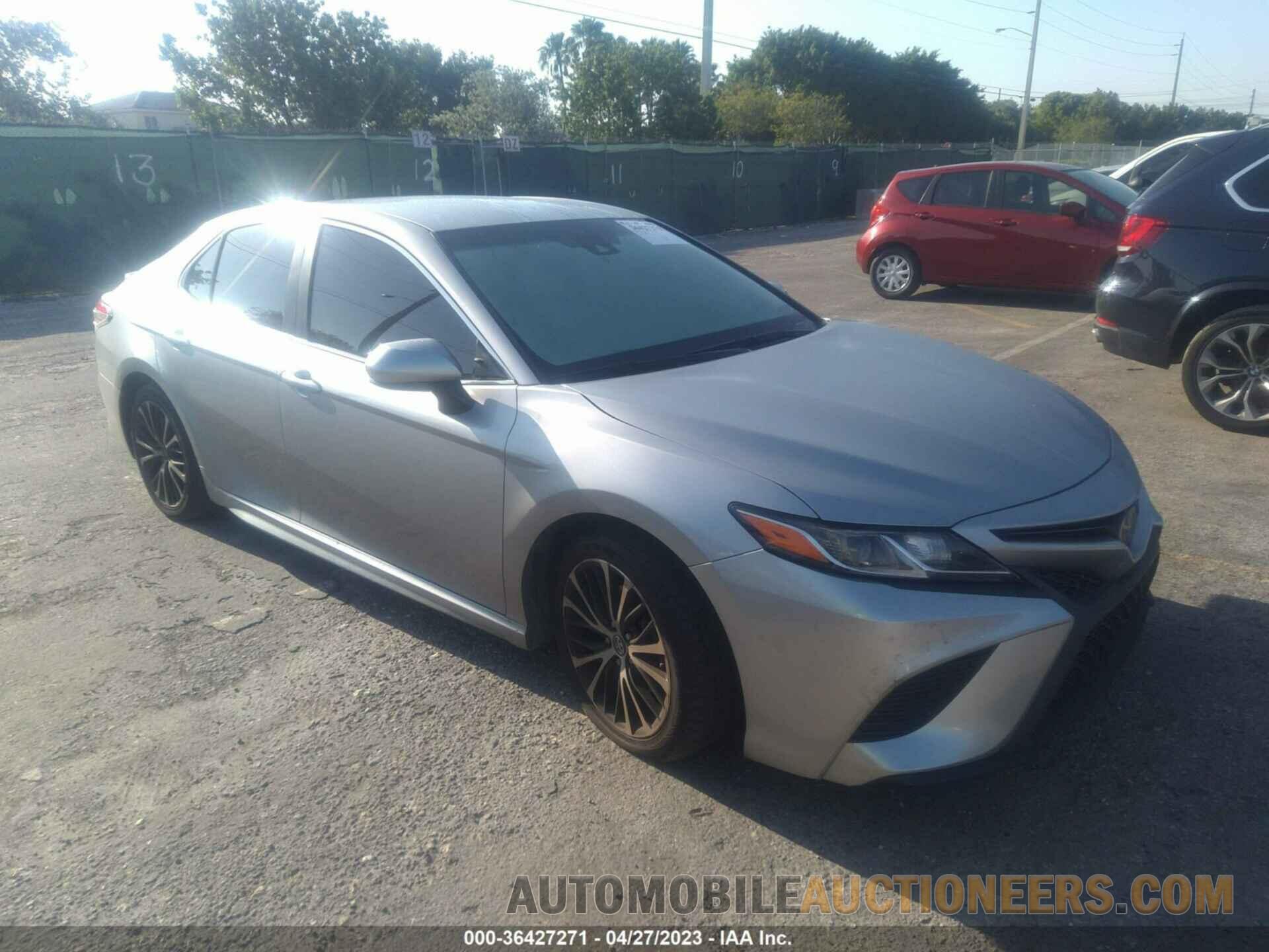 4T1B11HK5JU589439 TOYOTA CAMRY 2018