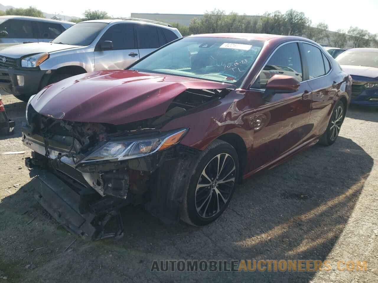 4T1B11HK5JU590977 TOYOTA CAMRY 2018