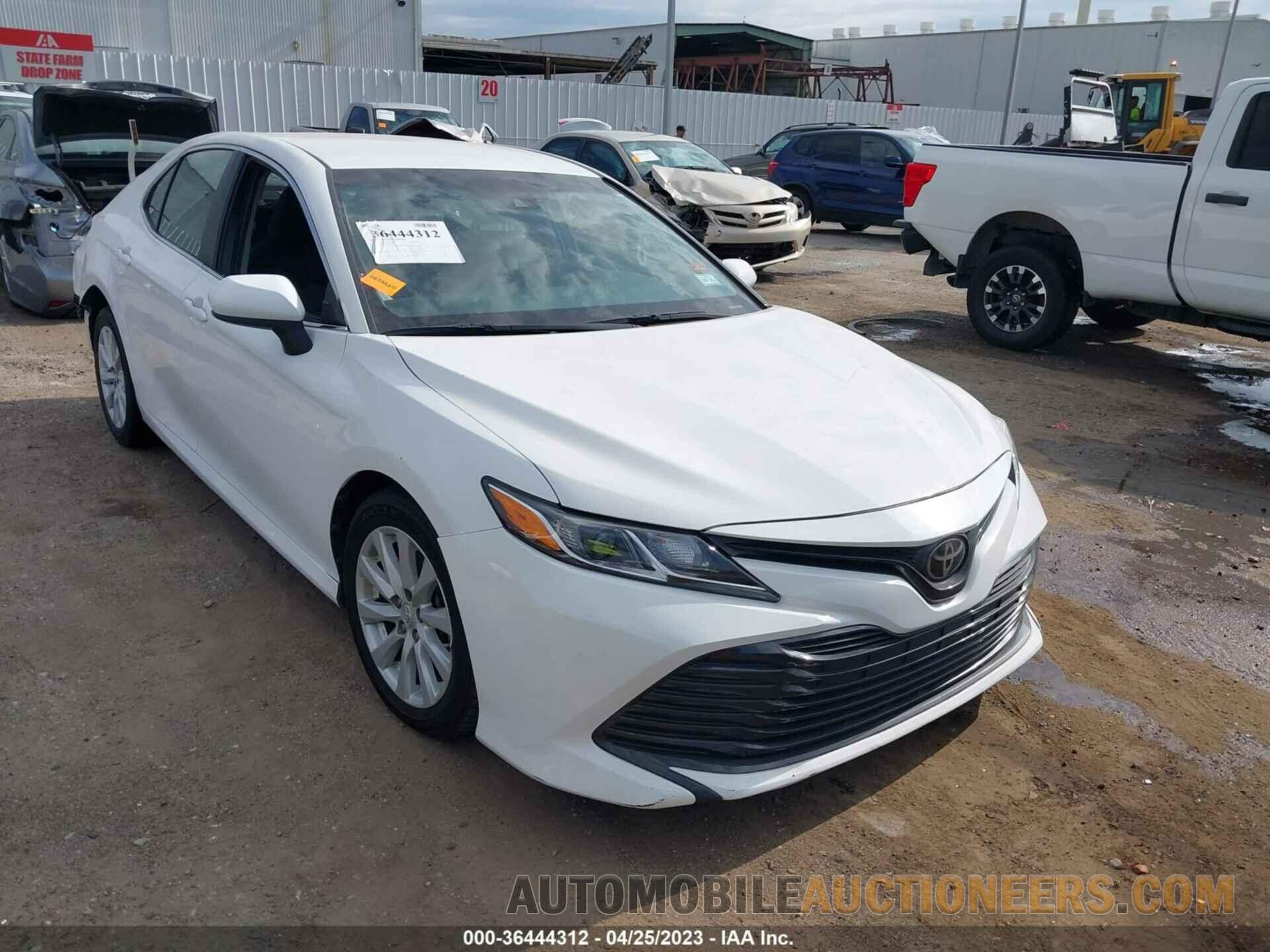 4T1B11HK5JU591322 TOYOTA CAMRY 2018