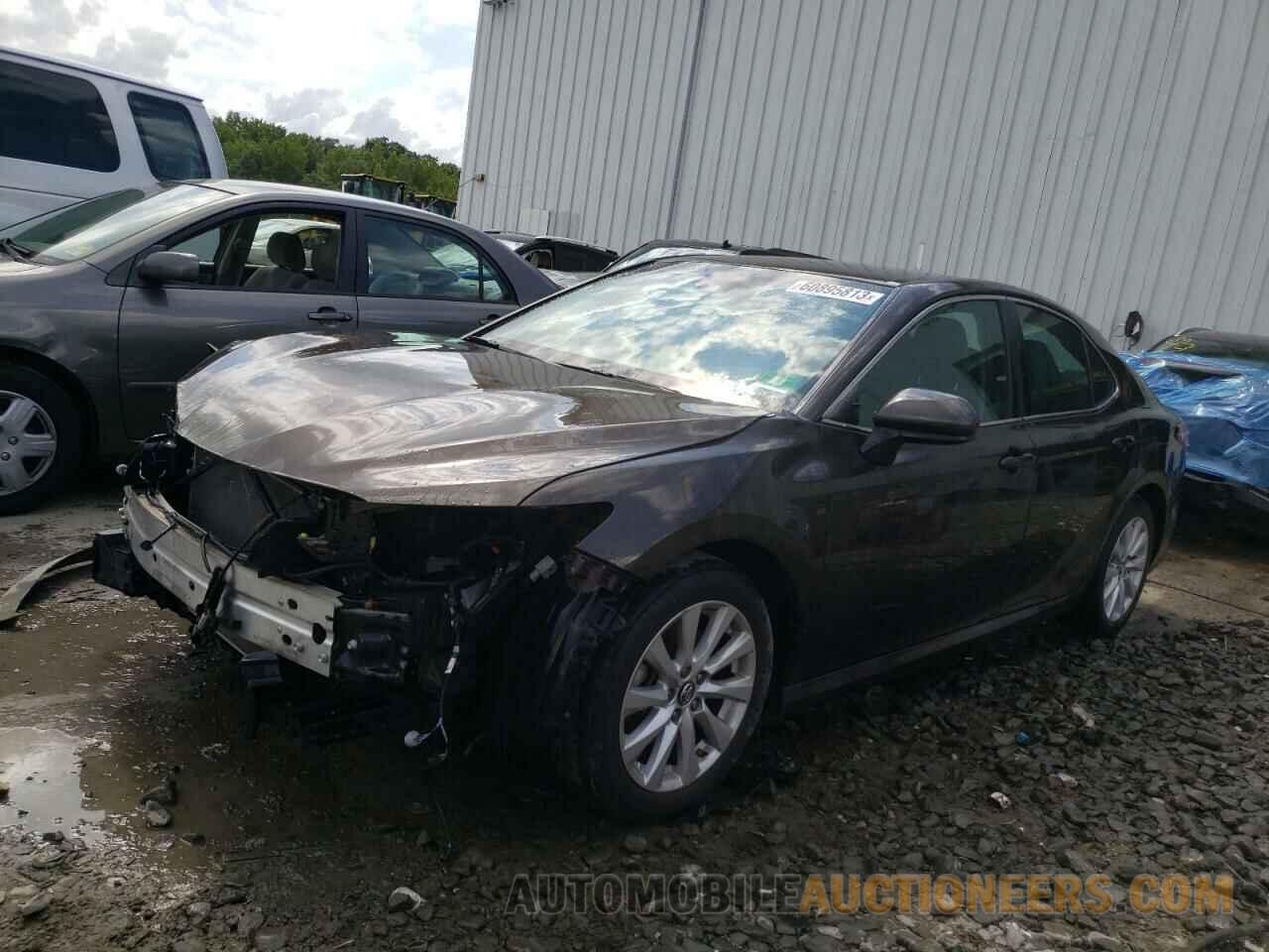 4T1B11HK5JU591725 TOYOTA CAMRY 2018