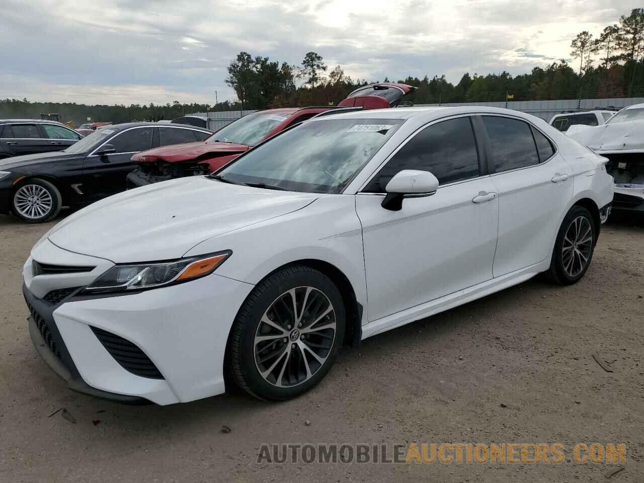 4T1B11HK5JU592860 TOYOTA CAMRY 2018