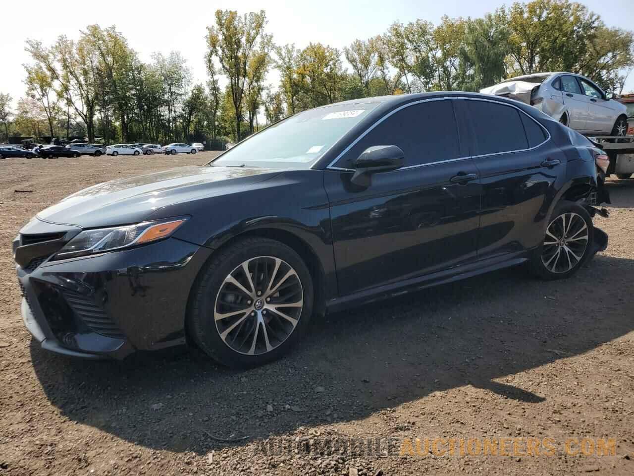 4T1B11HK5JU594334 TOYOTA CAMRY 2018