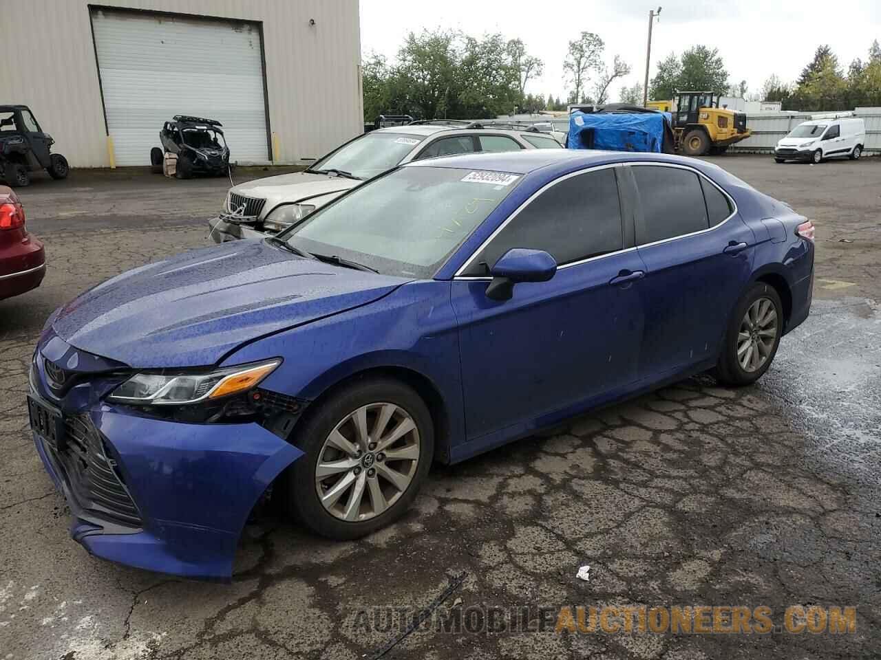 4T1B11HK5JU597136 TOYOTA CAMRY 2018