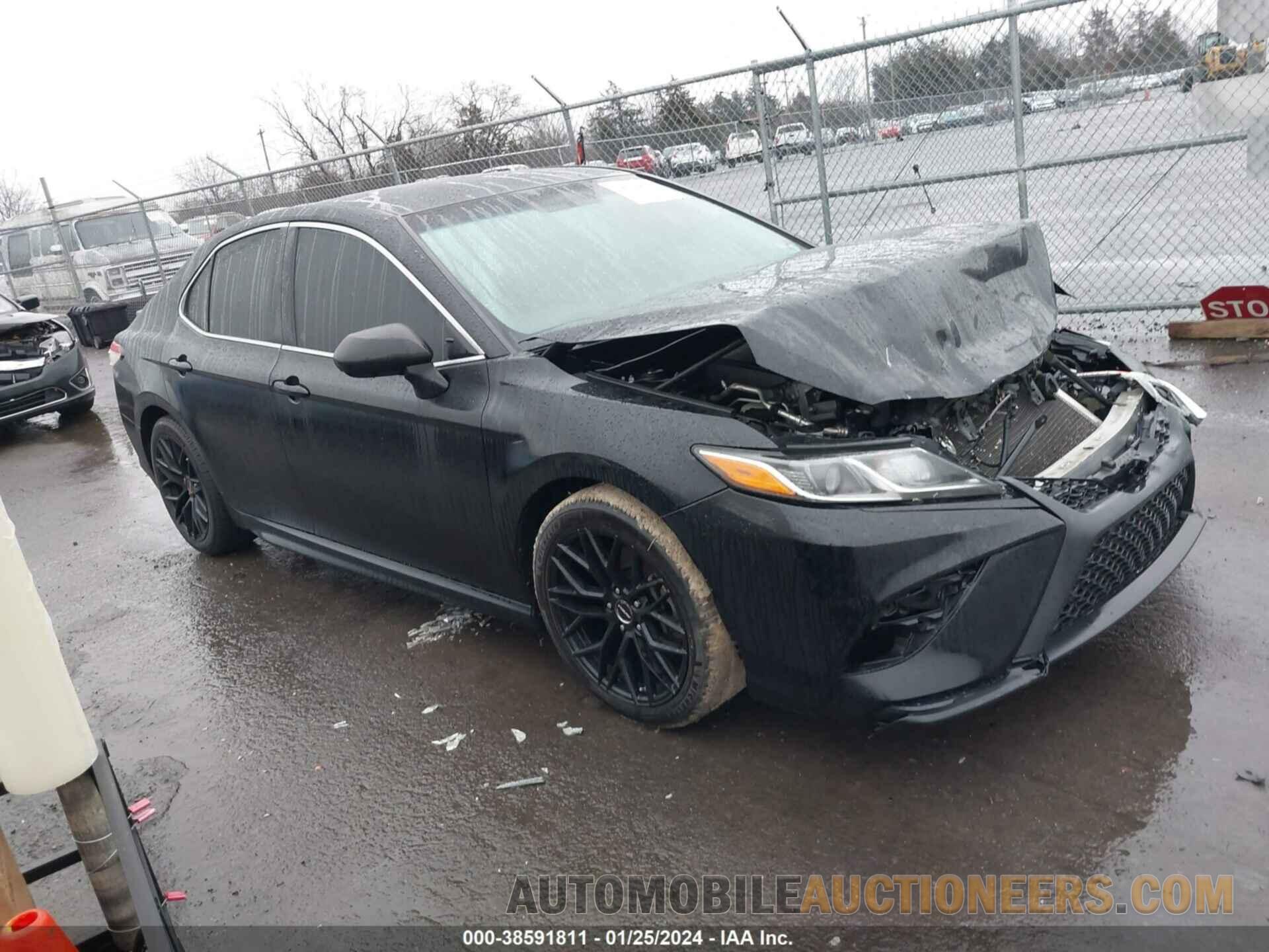 4T1B11HK5JU598772 TOYOTA CAMRY 2018