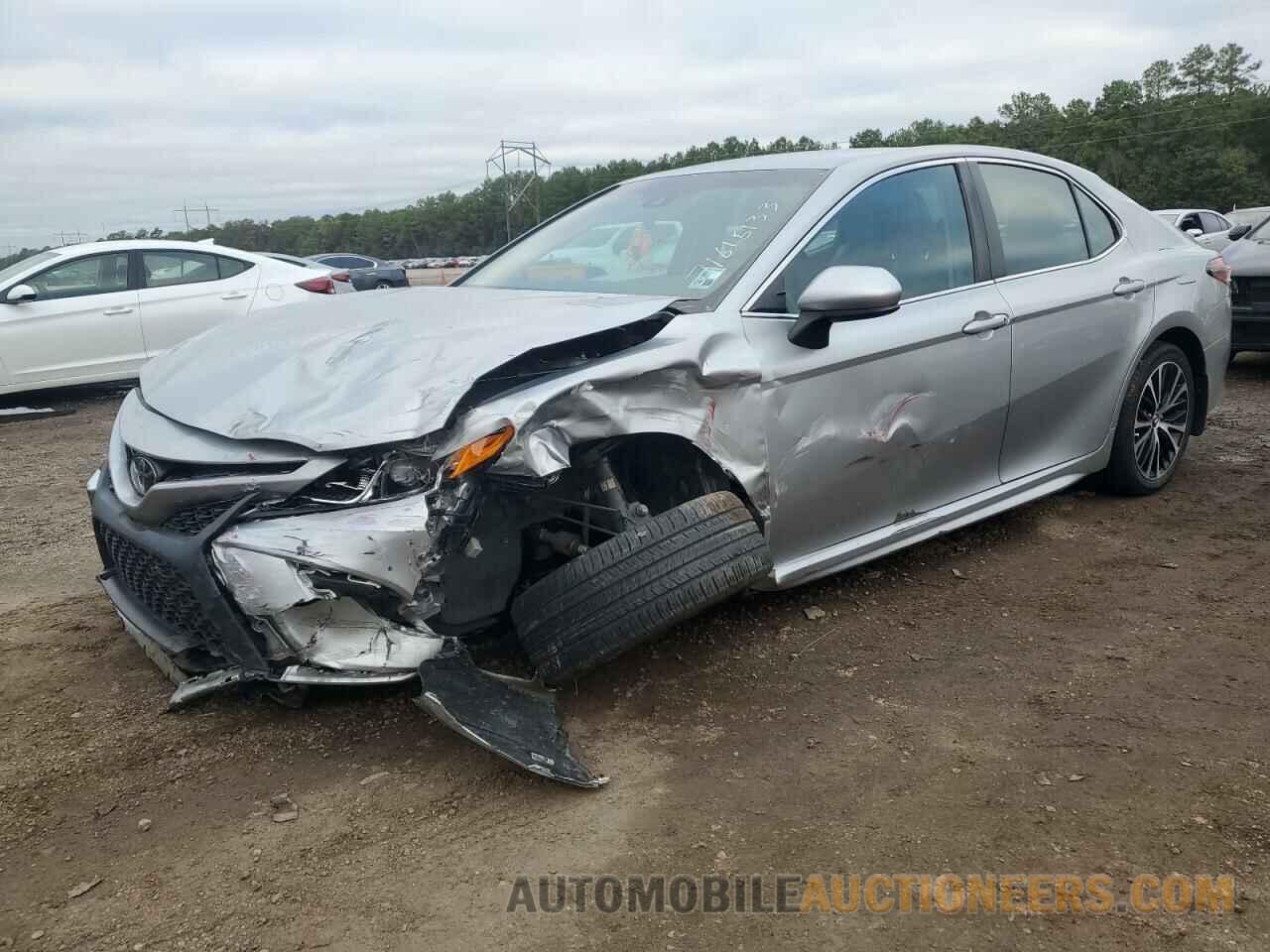 4T1B11HK5JU600018 TOYOTA CAMRY 2018