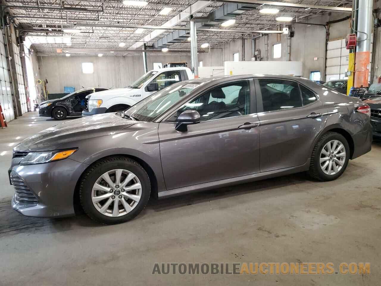 4T1B11HK5JU600908 TOYOTA CAMRY 2018