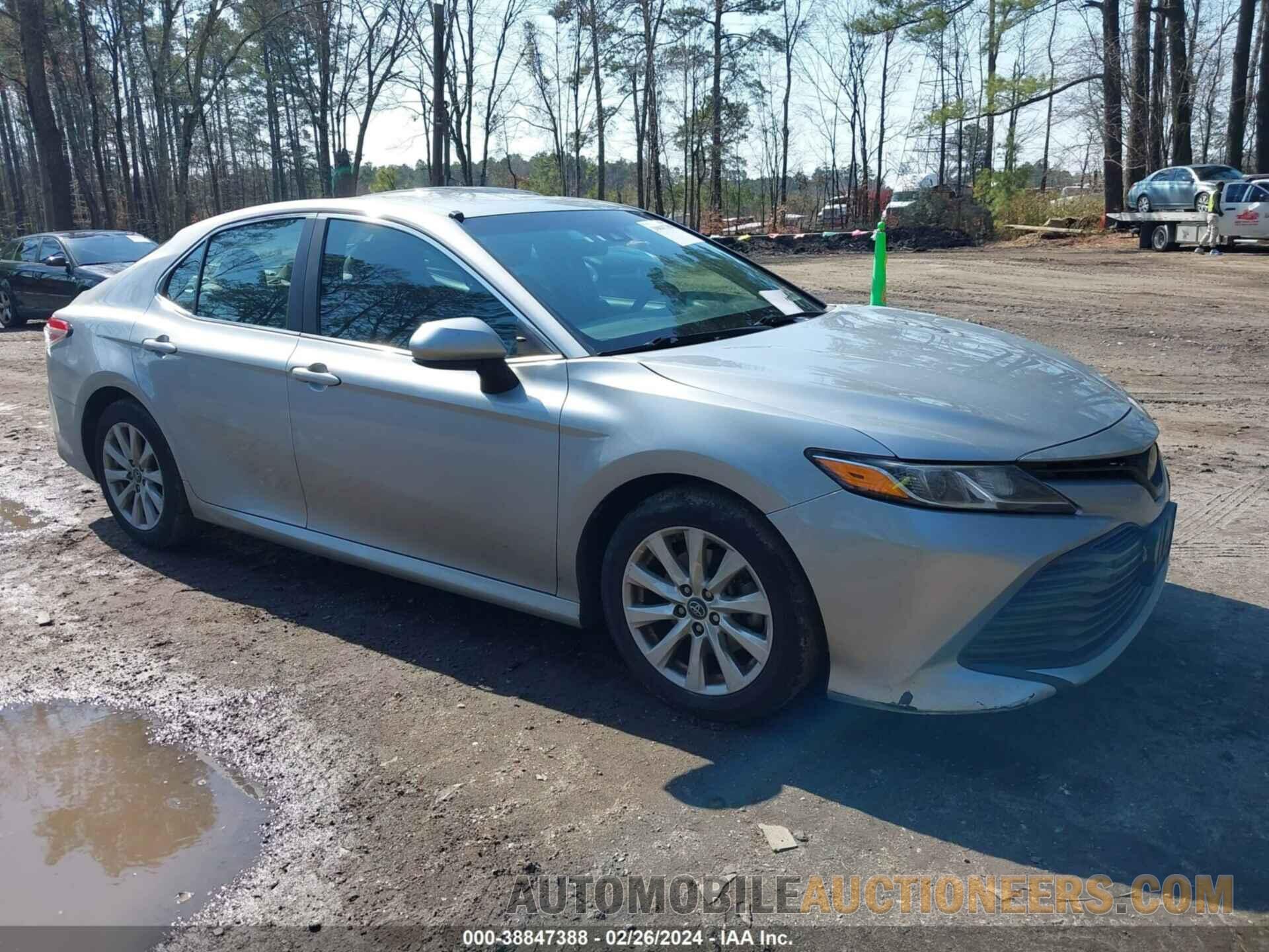 4T1B11HK5JU601430 TOYOTA CAMRY 2018