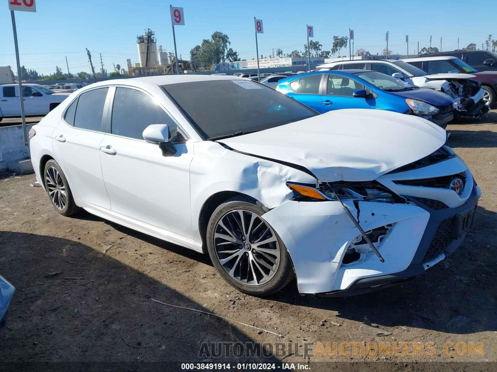 4T1B11HK5JU601881 TOYOTA CAMRY 2018