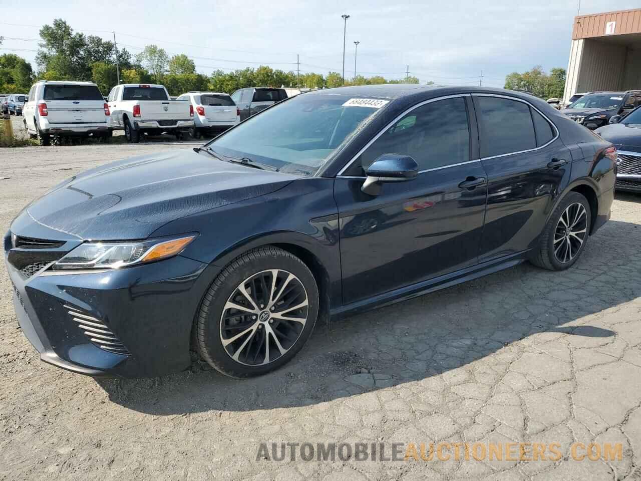 4T1B11HK5JU603632 TOYOTA CAMRY 2018