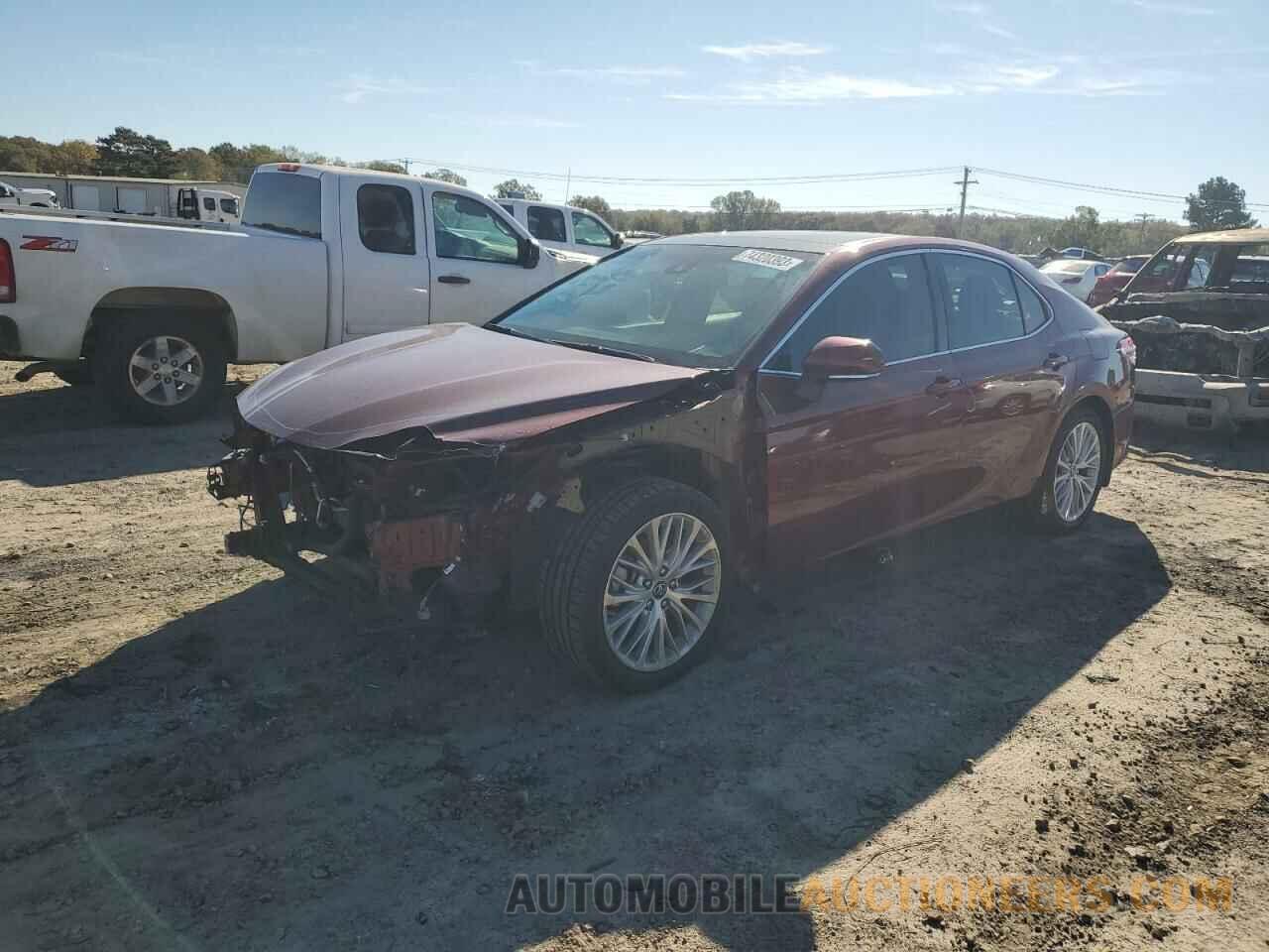 4T1B11HK5JU604585 TOYOTA CAMRY 2018