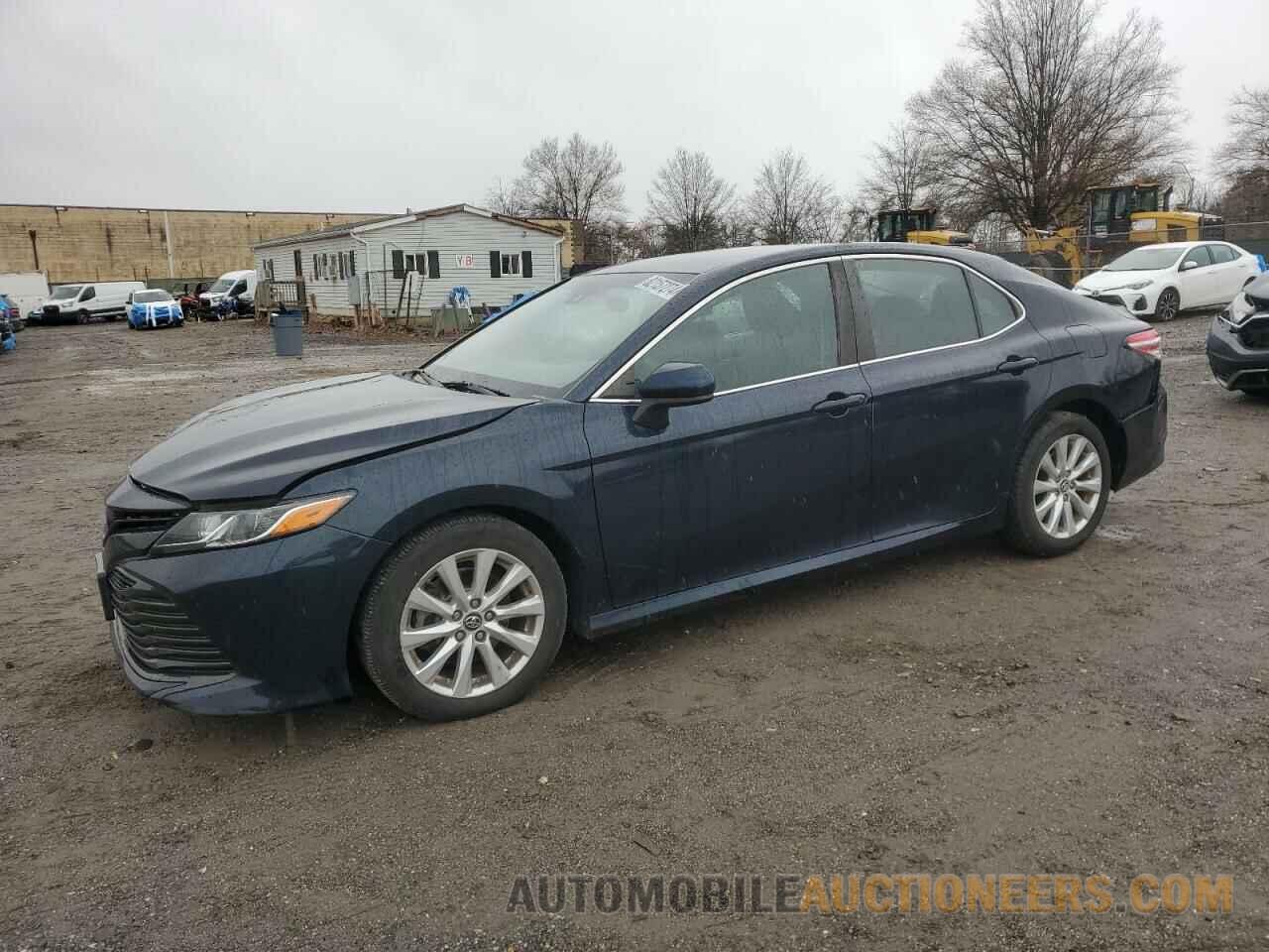 4T1B11HK5JU604800 TOYOTA CAMRY 2018