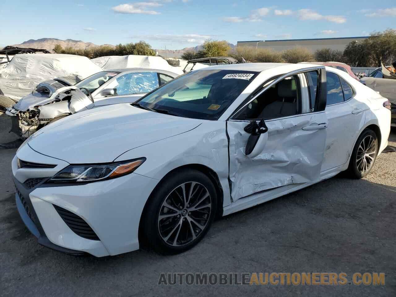 4T1B11HK5JU606532 TOYOTA CAMRY 2018