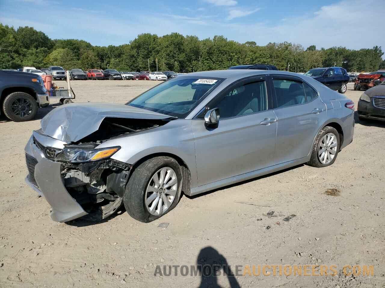 4T1B11HK5JU607129 TOYOTA CAMRY 2018