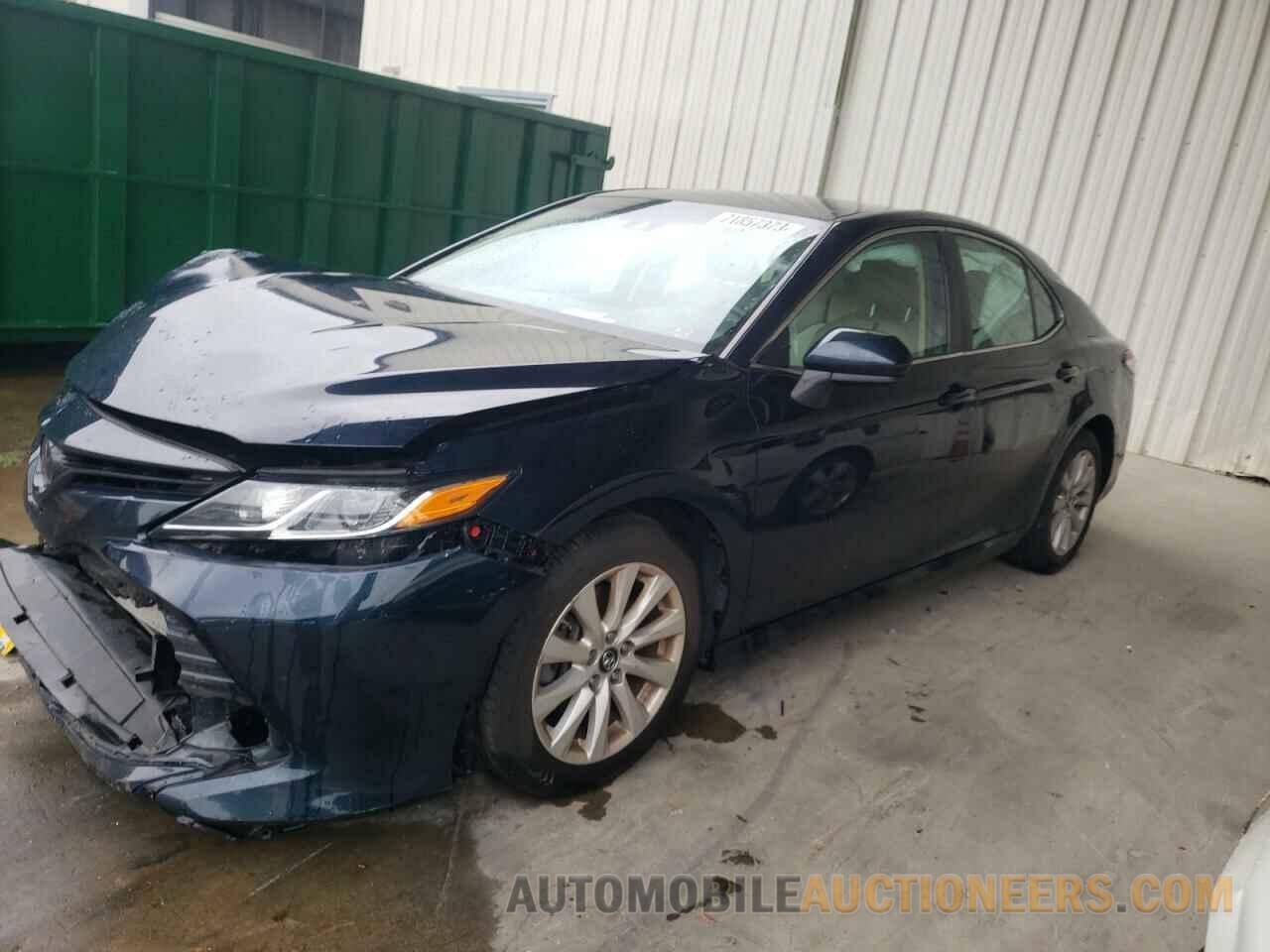 4T1B11HK5JU607227 TOYOTA CAMRY 2018