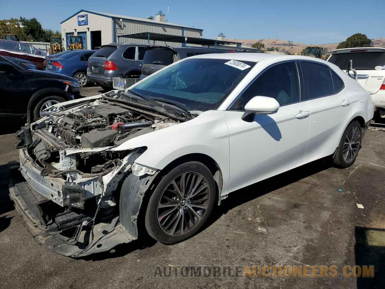 4T1B11HK5JU608023 TOYOTA CAMRY 2018