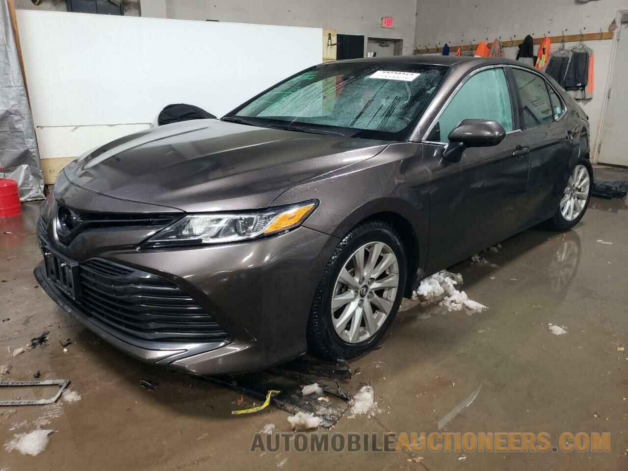 4T1B11HK5JU609317 TOYOTA CAMRY 2018