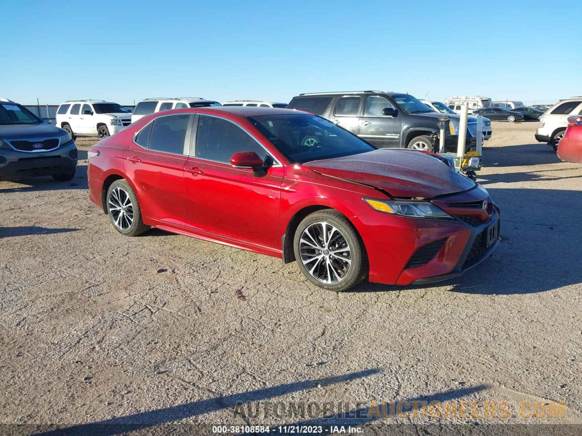 4T1B11HK5JU611195 TOYOTA CAMRY 2018