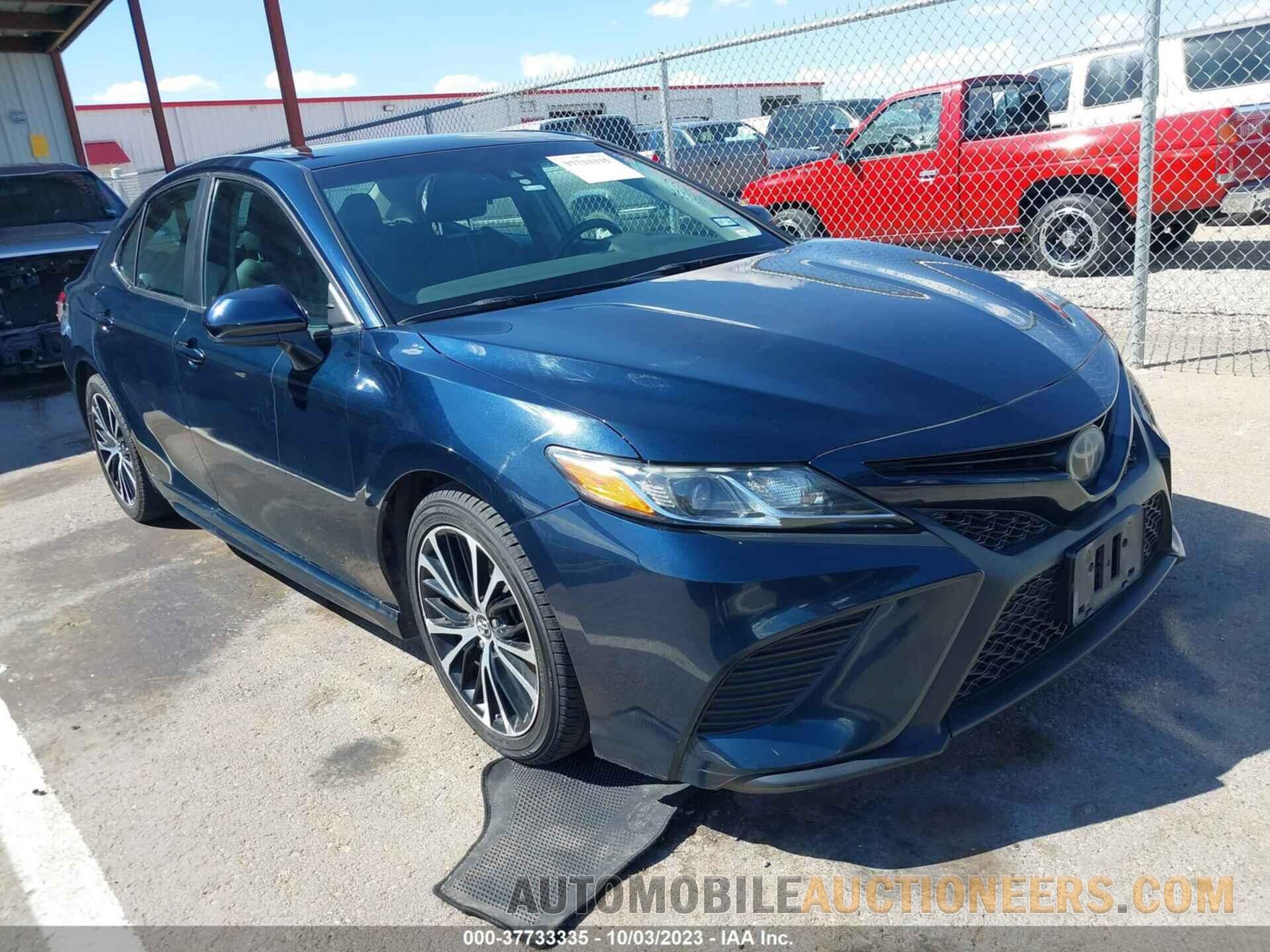 4T1B11HK5JU612072 TOYOTA CAMRY 2018