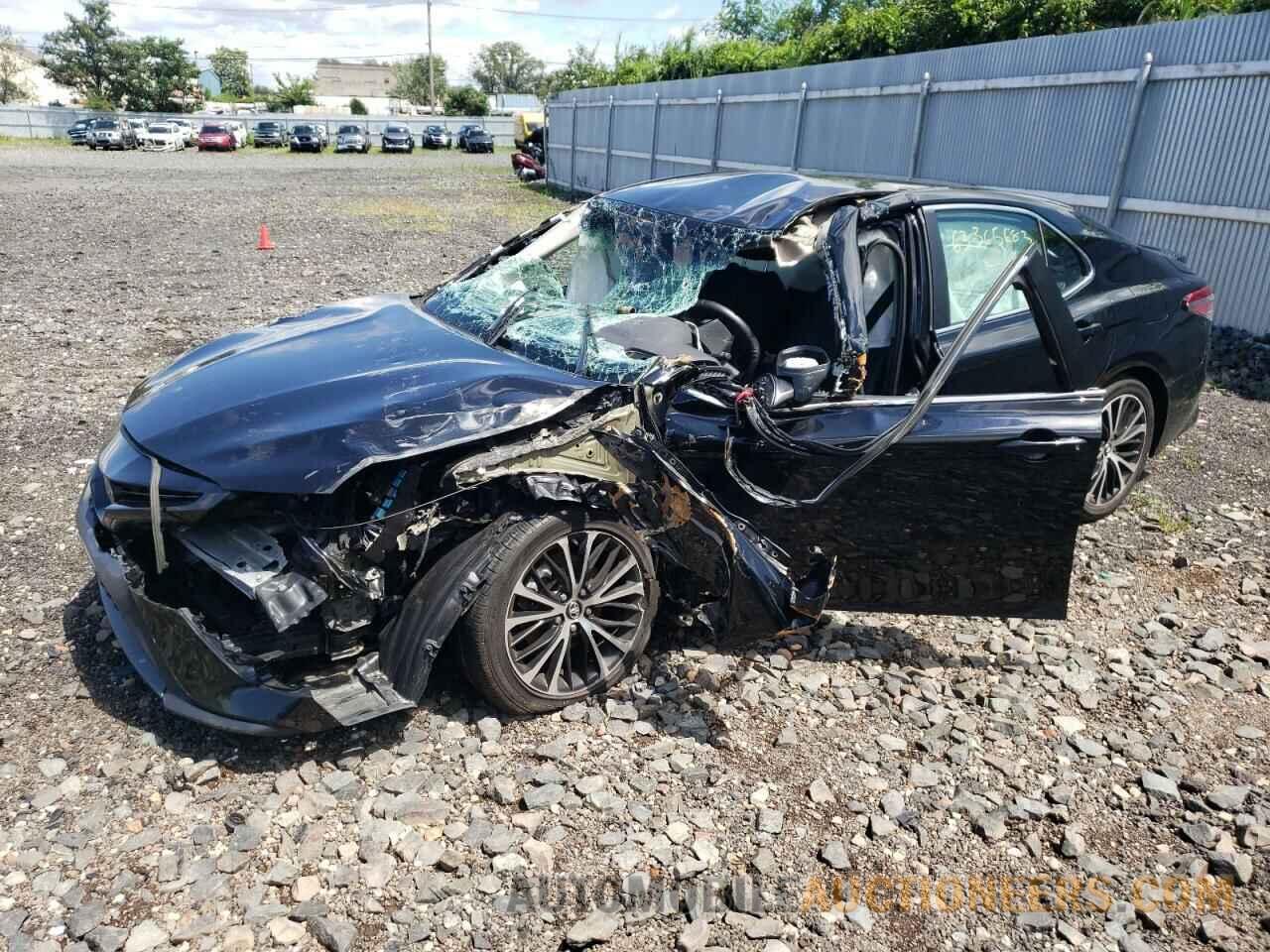 4T1B11HK5JU614100 TOYOTA CAMRY 2018