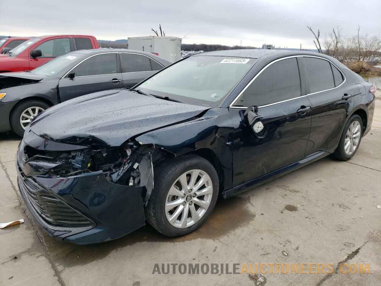 4T1B11HK5JU615313 TOYOTA CAMRY 2018