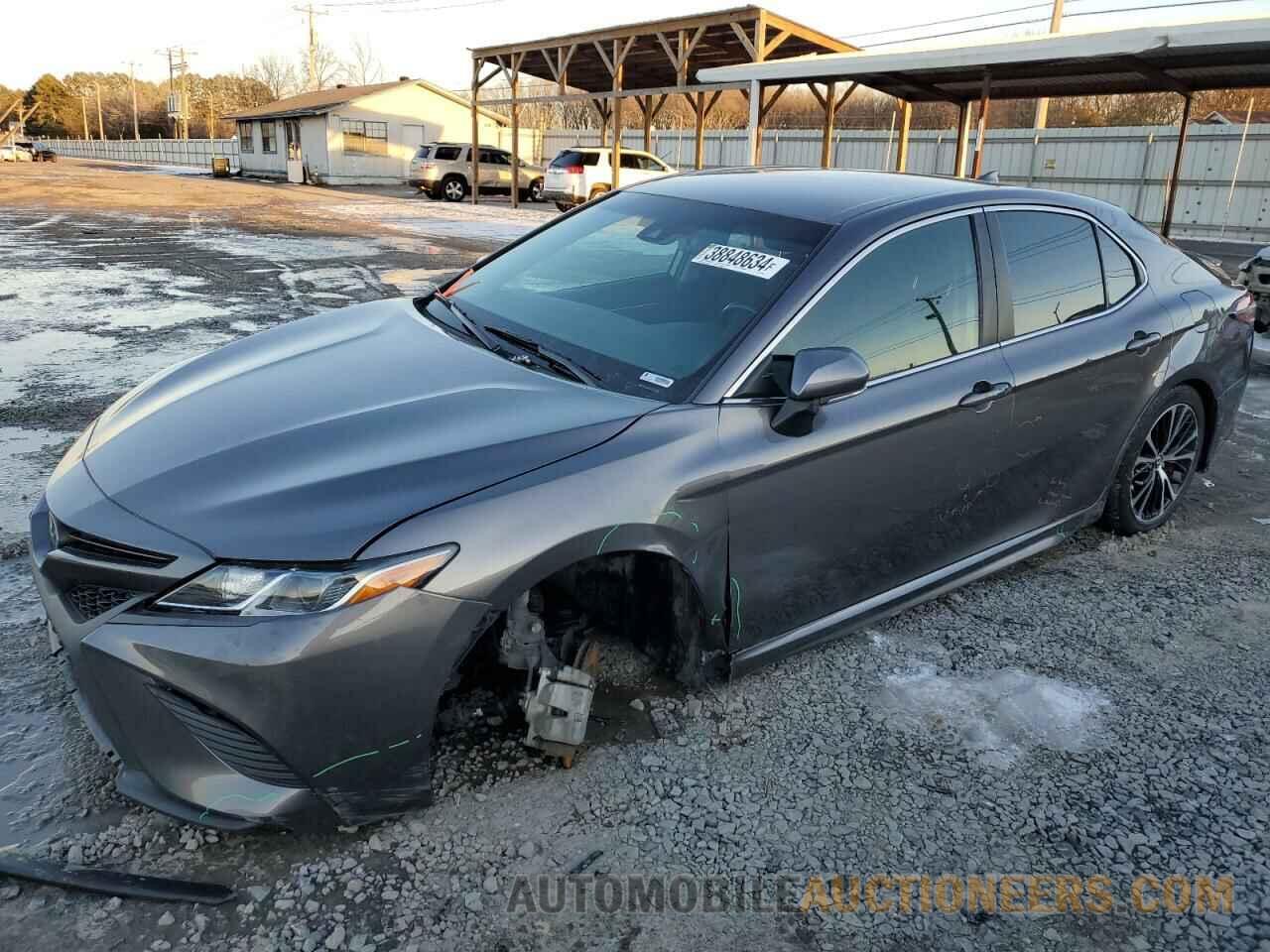 4T1B11HK5JU616168 TOYOTA CAMRY 2018