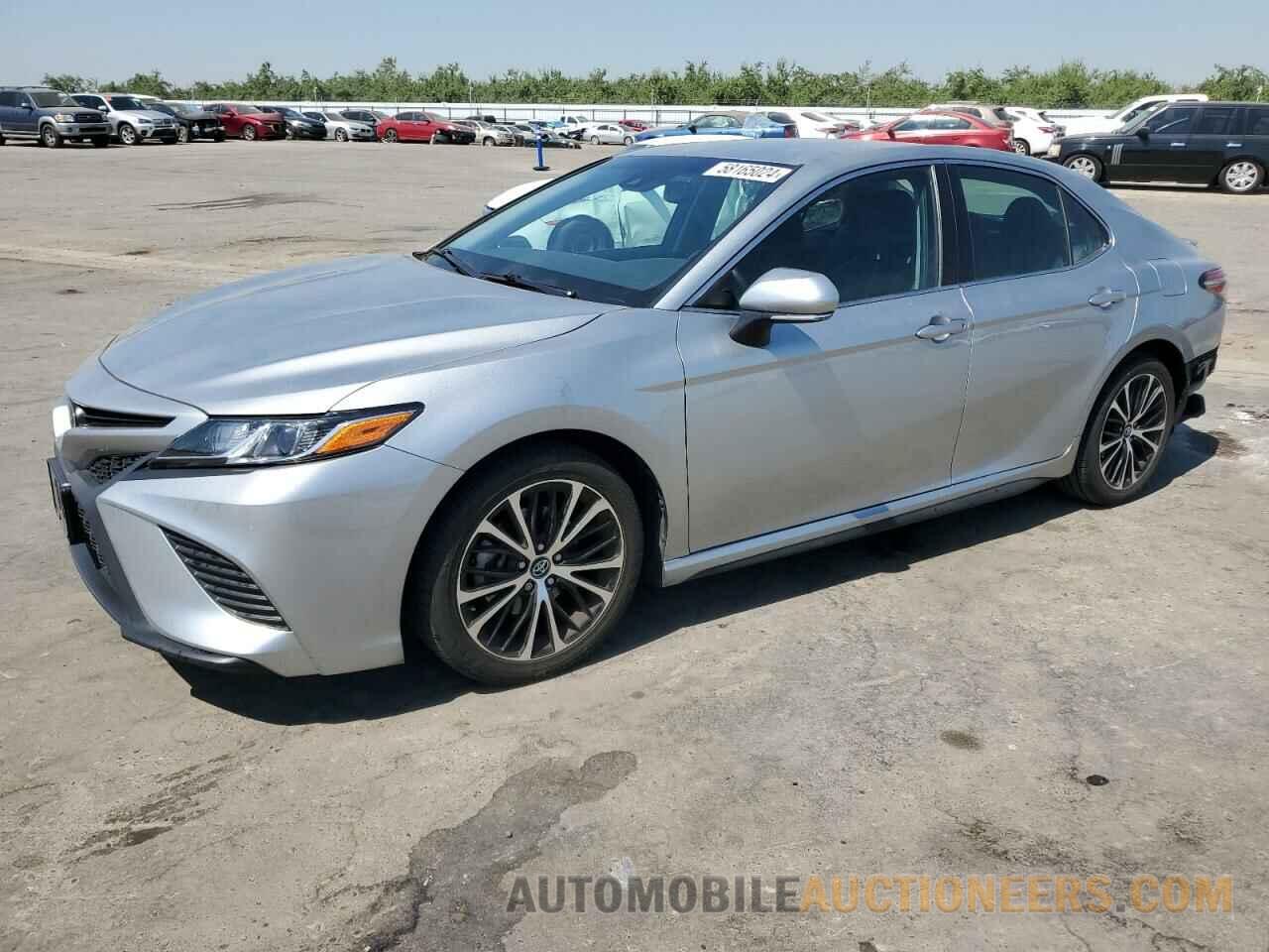 4T1B11HK5JU616638 TOYOTA CAMRY 2018