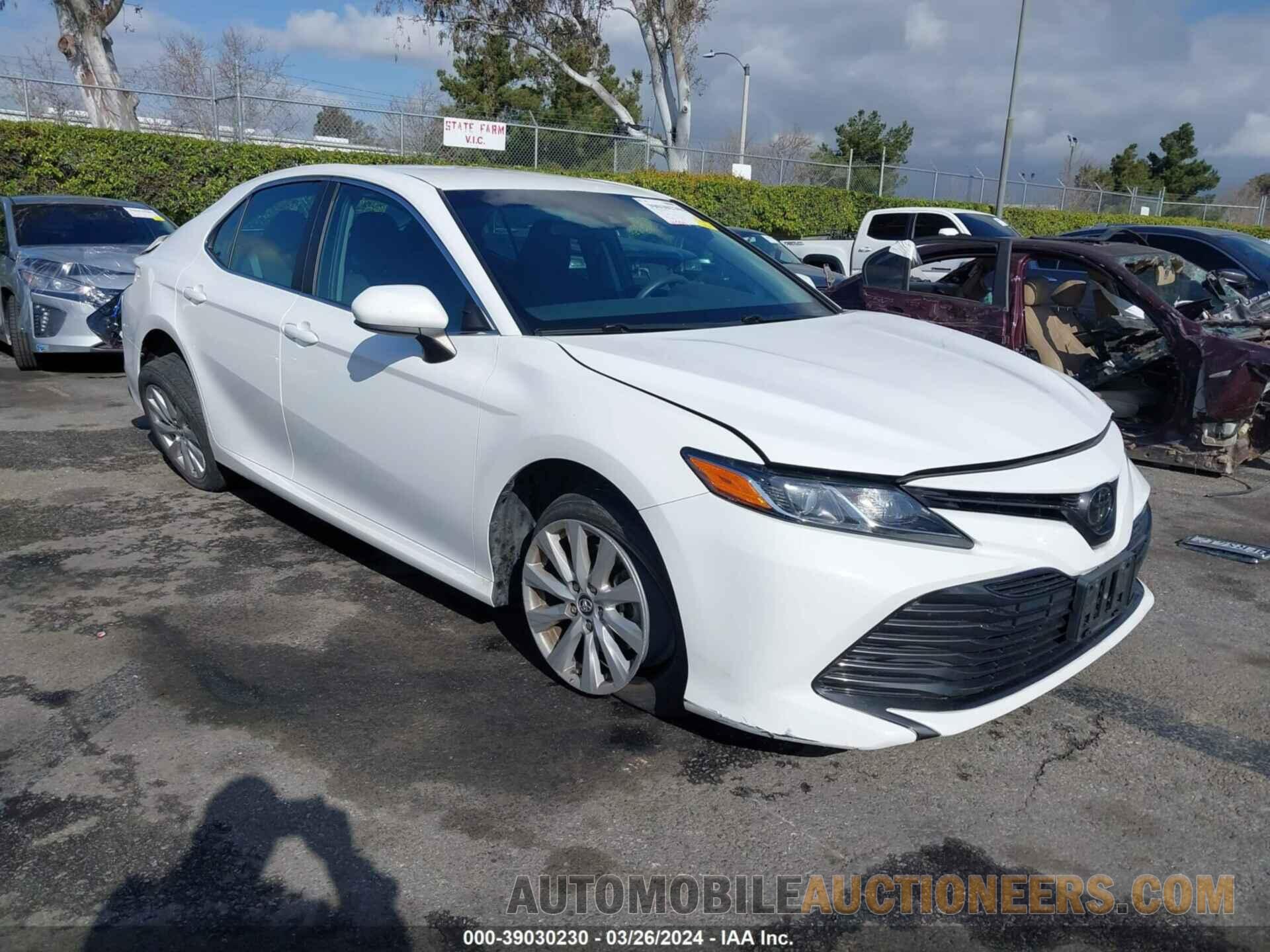 4T1B11HK5JU616719 TOYOTA CAMRY 2018