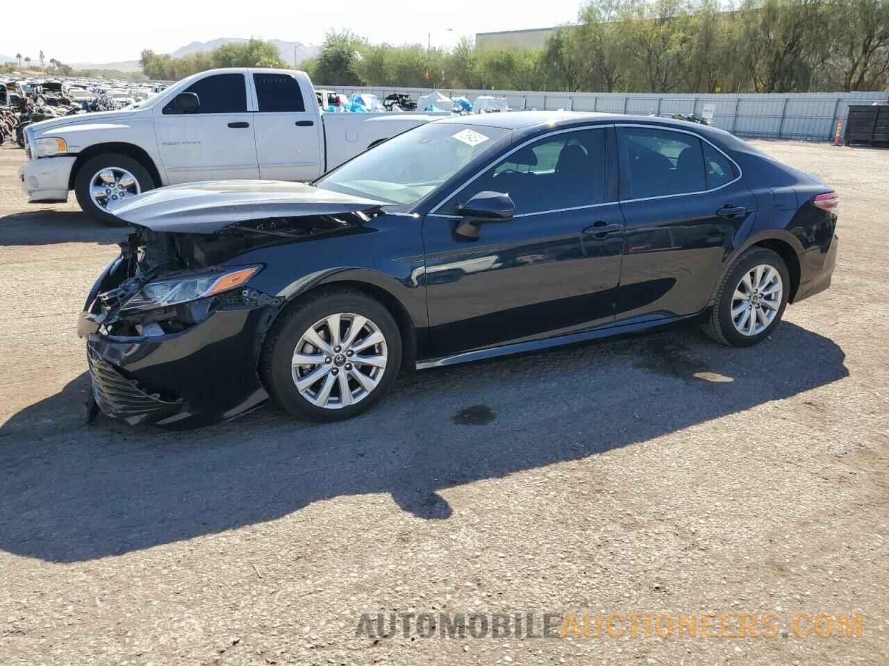 4T1B11HK5JU617224 TOYOTA CAMRY 2018