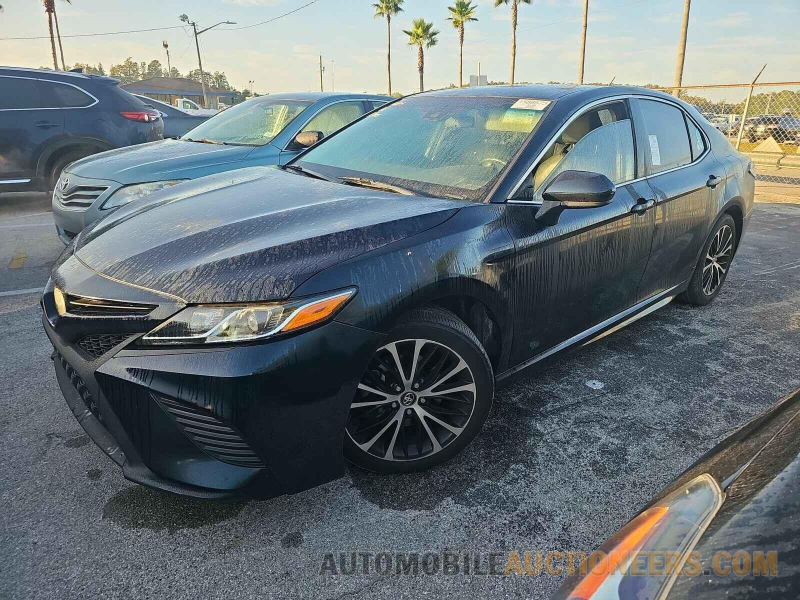 4T1B11HK5JU619796 Toyota Camry 2018