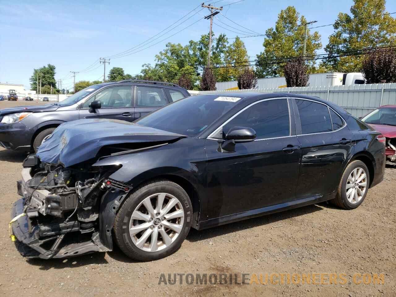 4T1B11HK5JU622925 TOYOTA CAMRY 2018